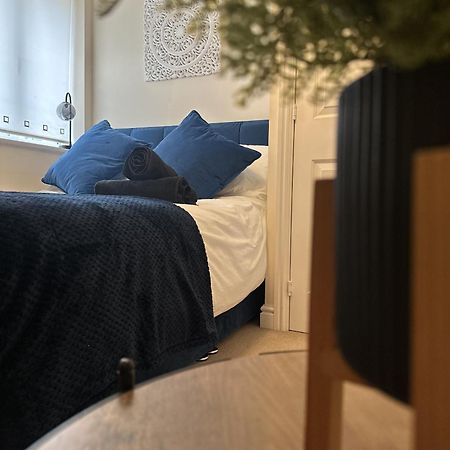 2 Bdr City Centre Apartment With Parking 卡迪夫 外观 照片