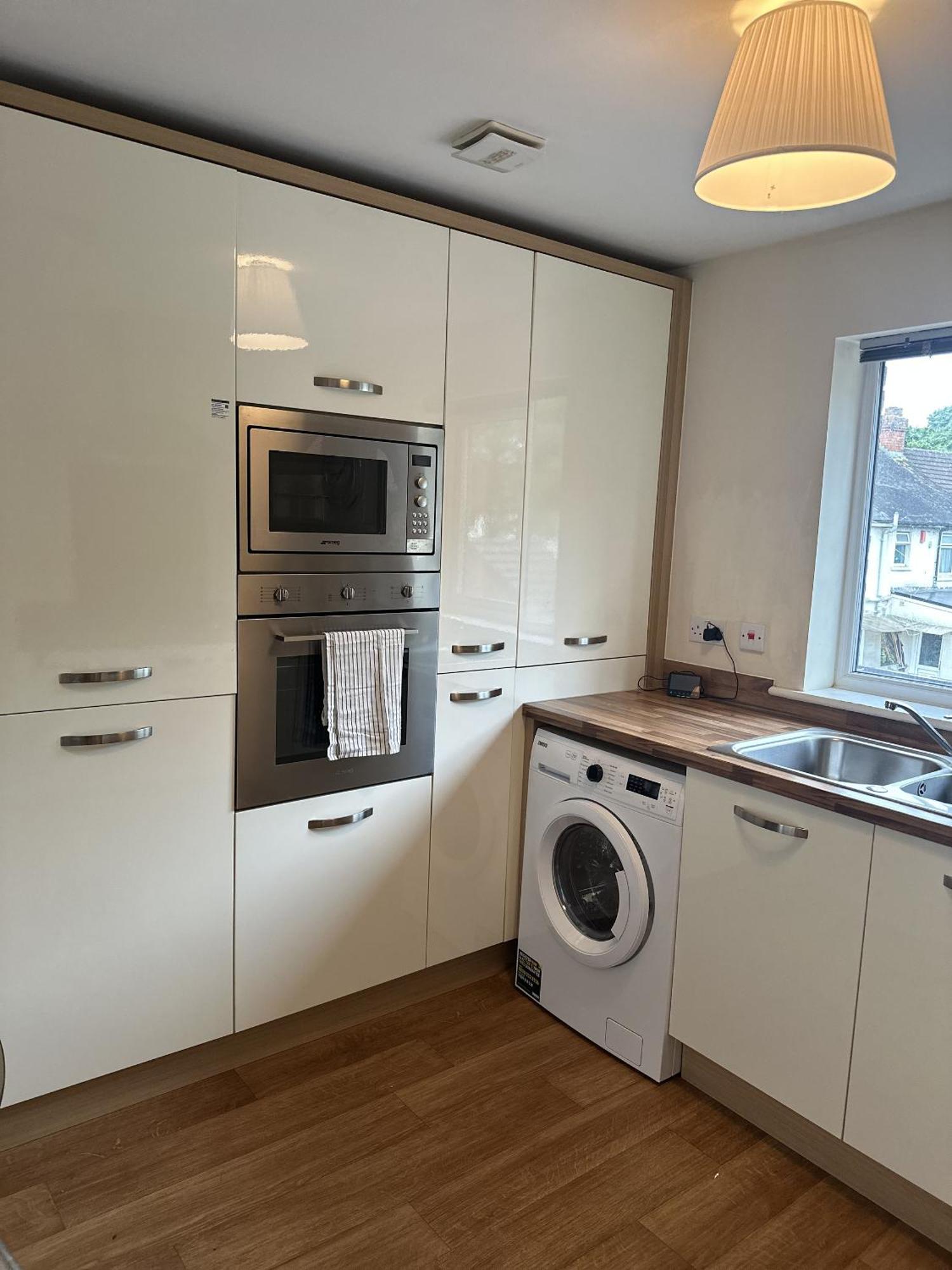 2 Bdr City Centre Apartment With Parking 卡迪夫 外观 照片