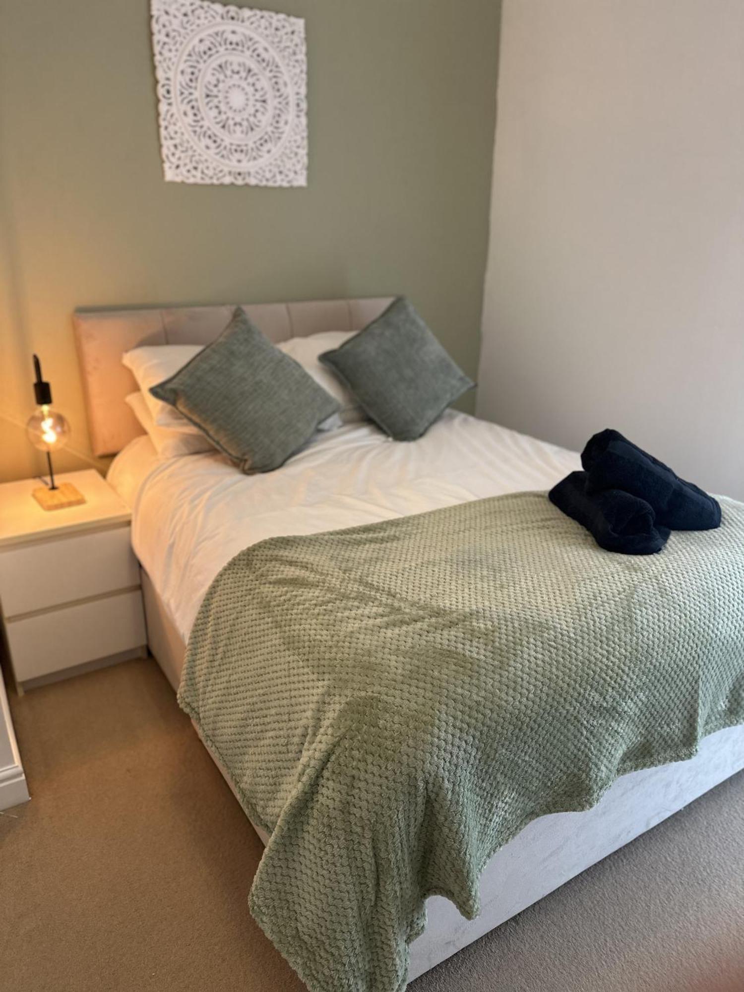 2 Bdr City Centre Apartment With Parking 卡迪夫 外观 照片