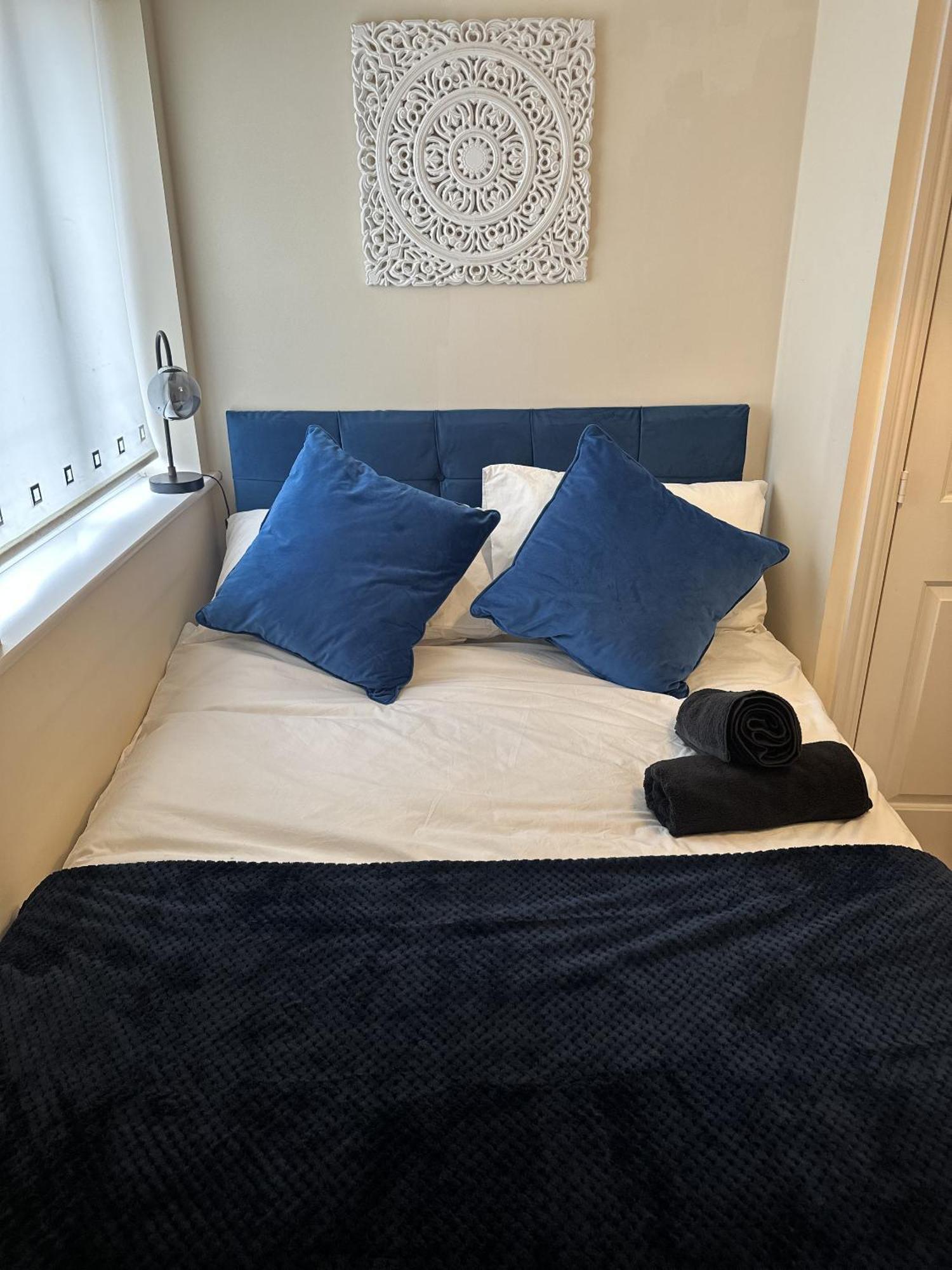 2 Bdr City Centre Apartment With Parking 卡迪夫 外观 照片