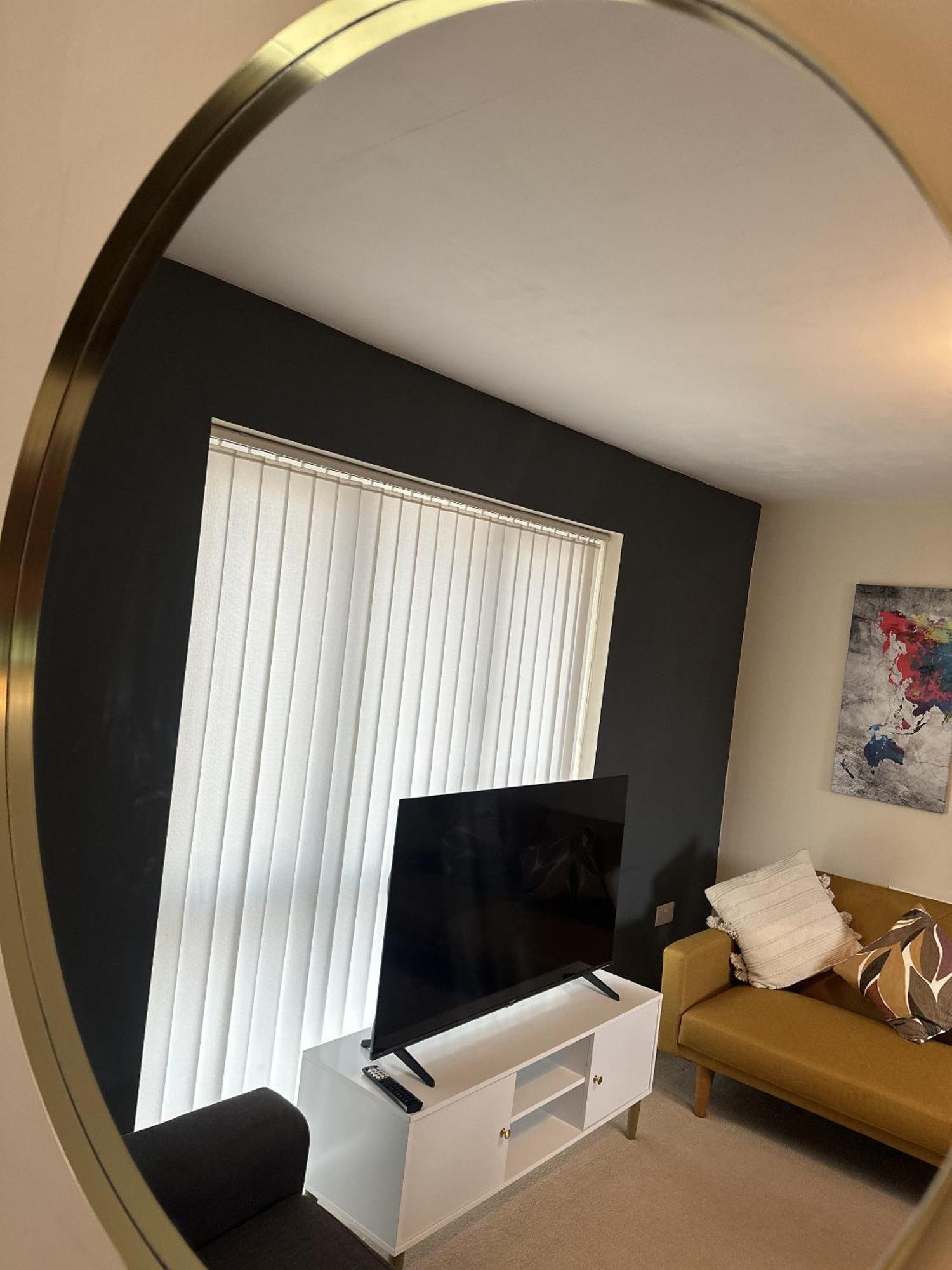 2 Bdr City Centre Apartment With Parking 卡迪夫 外观 照片